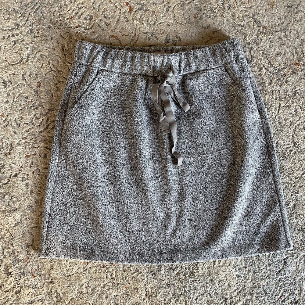 LOFT Gray Knit Skirt